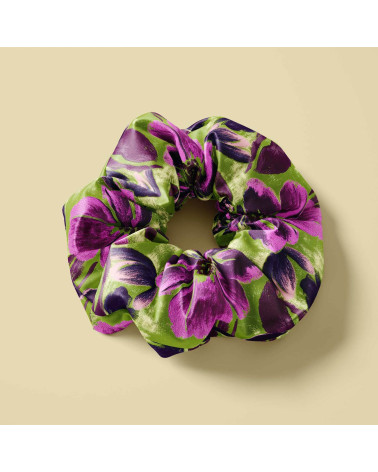 Purple bloom 02 – purple floral on lime | Mamidu