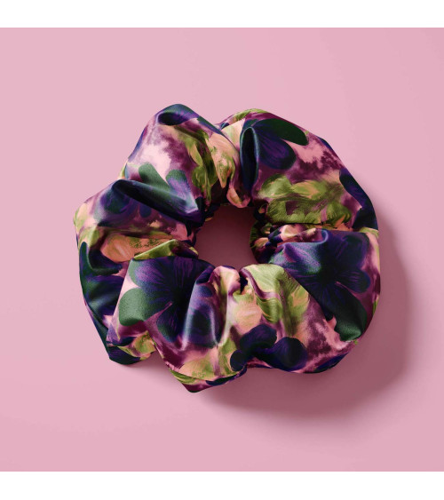 Purple bloom 10 – plum floral fabric | Mamidu