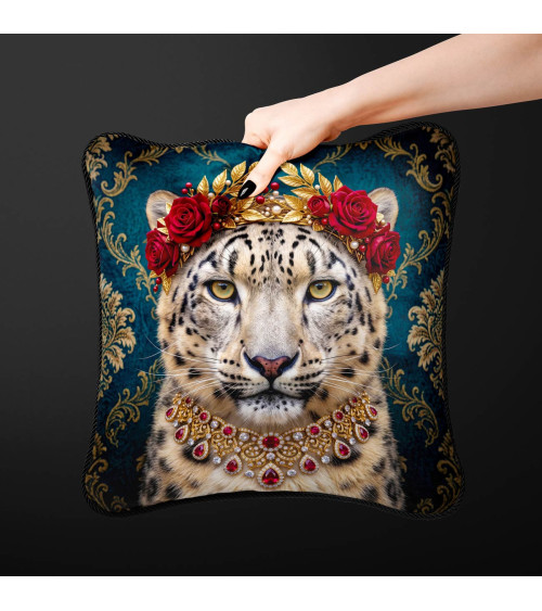 Royal Leopard 02 – snow leopard with laurel crown | Mamidu