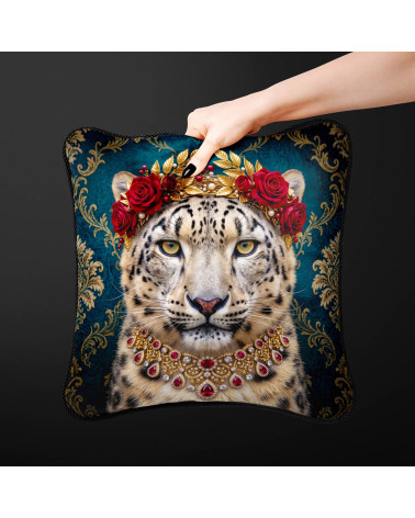 Royal Leopard 02 – snow leopard with laurel crown | Mamidu