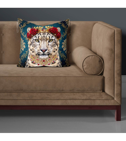Royal Leopard 02 – snow leopard with laurel crown | Mamidu