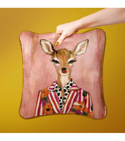 Dapper Fawn 04 – red-lipped doe fashion panel | Mamidu