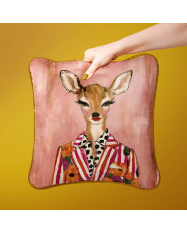 Dapper Fawn 04 – red-lipped doe fashion panel | Mamidu
