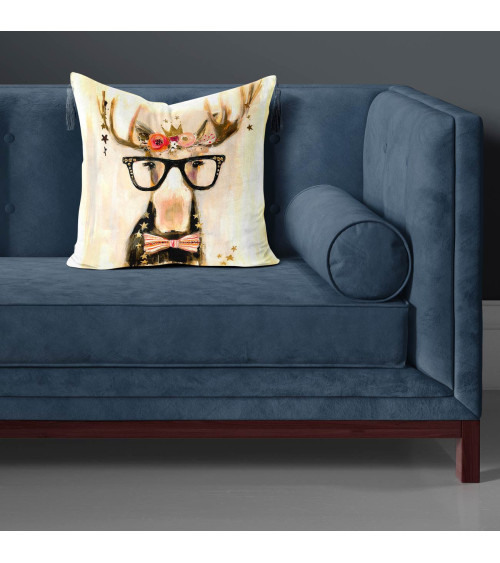 Crowned Moose 01 – crowned moose in glasses | Mamidu