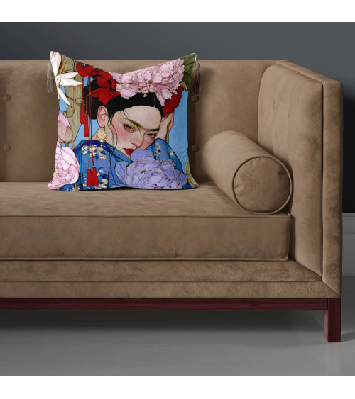 Peony Muse 03 – Frau mit Pfingstrosen und Quasten | Mamidu