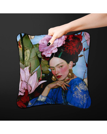 Peony Muse 04 – kobieta w wianku z piwonii | Mamidu