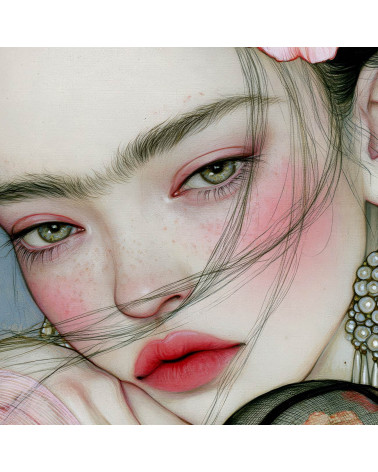 Peony Muse 05 – Frau mit Pfingstrosen und Perlen | Mamidu