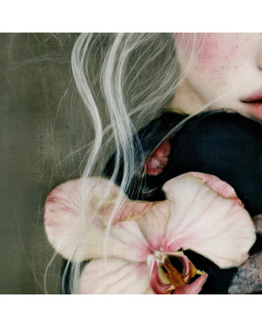 Porcelain Doll 02 – Mädchen mit Orchideen | Mamidu