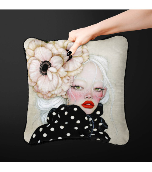 Porcelain Doll 14 – Mädchen im Tupfenmantel | Mamidu
