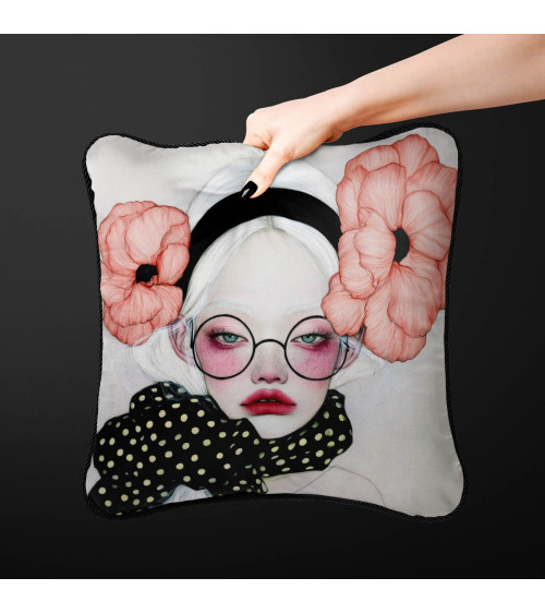 Porcelain Doll 18 – dziewczyna w okularach i makach | Mamidu