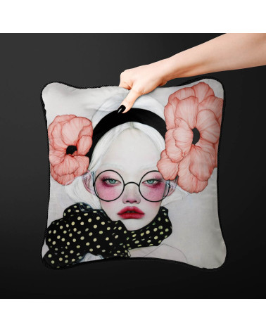 Porcelain Doll 18 – dziewczyna w okularach i makach | Mamidu